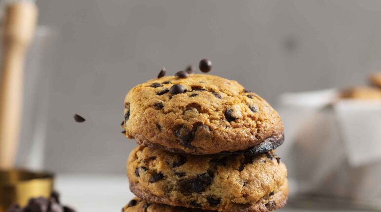 Easy Eggless Chocolate Chip Cookie Recipe for First-Time Bakers