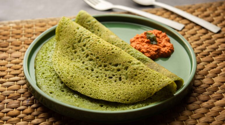 Mudakathan Keerai (Balloon Vine) Dosa